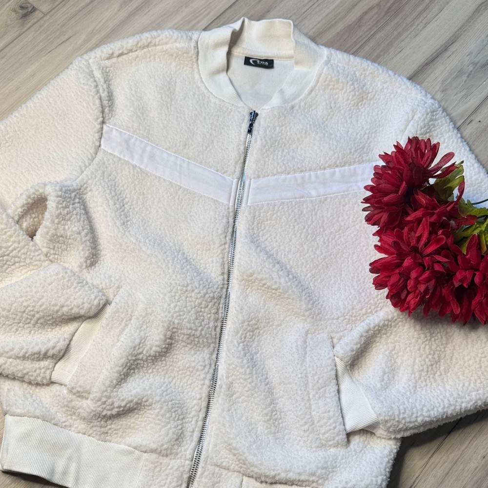 ZYIA Cream Flying V Jacket